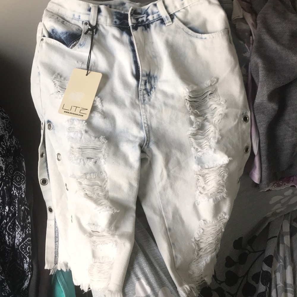 Faded ripped white washed jean shorts teen fashion